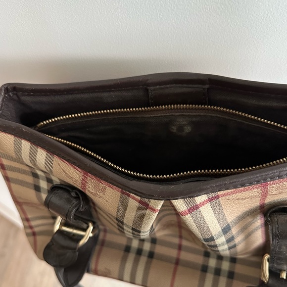 Burberry Haymarket Check Northfield Tote with strap. Authentic and pre loved! - Picture 2 of 4